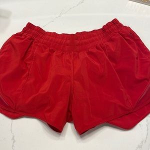 lululemon hotty hot red 4’’ shorts